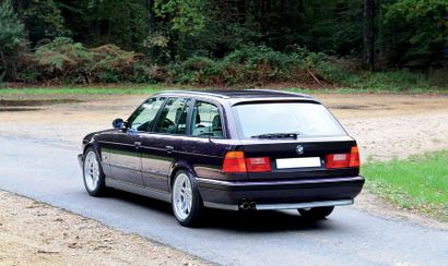1995 Seulement 209 exemplaires Touring EVO en boite manuelle
Historique complet
Superbe...