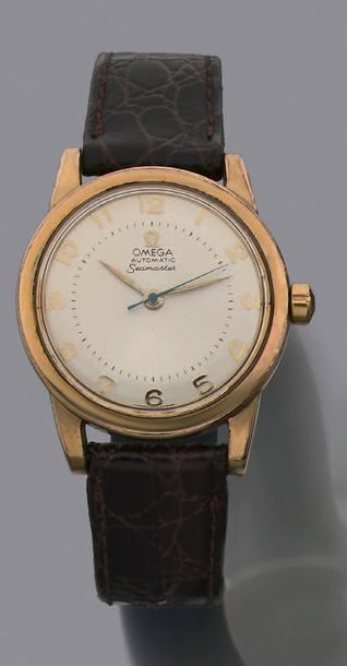 OMEGA Vers 1950. Modèle homme acier.
Cadran argenté, chiffres arabes, aiguilles feuilles....