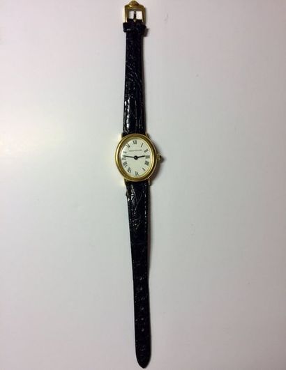 JAEGER-LeCoultre Vers 1960. Modèle de dame or jaune ovale.
Cadran blanc, chiffres...