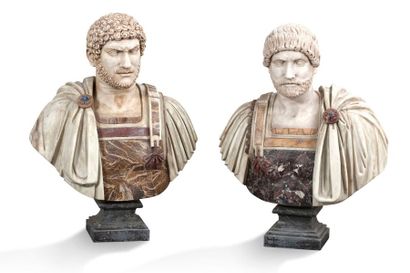 null PAIRE DE BUSTES en marbre polychrome représentant deux empereurs romains (Hadrien)...