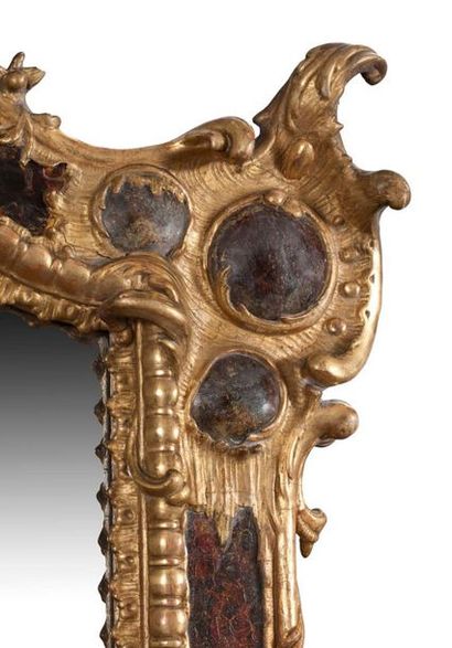 null PROBABLEMENT KÖNIGSBERG, VERS 1750
Exceptionnel miroir en bois sculpté et doré...