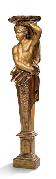 null PAIRE DE GAINES en bois redoré figurant deux personnages en buste formant atlante....