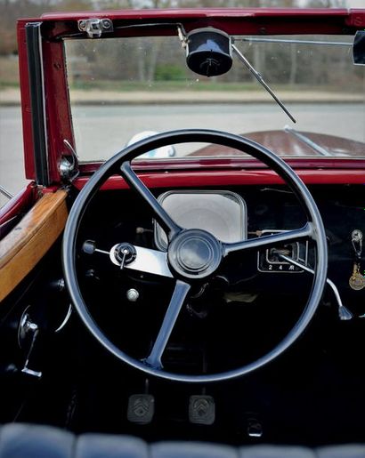 1938 Citroën CABRIOLET TRACTION Rarissime version 11 B large cabriolet
Restauration...