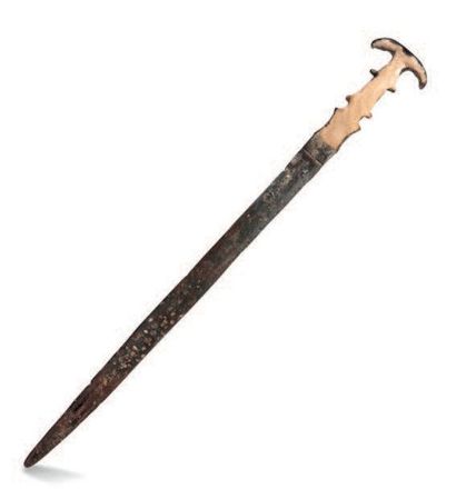 null Epée à lame courte
Luristan/Perse. 1er Age du Fer, circa 900 - 700 av. J.-C.
A...