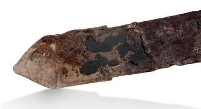 null Longue épée celte à restes de fourreau
La Tène Moyenne, IIIE - IIE s. av. J.-C.
A...