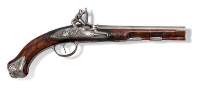 null Beau pistolet à silex. XVIIIe s.
Flintlock pistol XVIIIth c.
Canon à pans latéraux,...