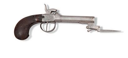 null Pistolet à coffre et percussion.
Chest Percussion Pistol, with a small blade...