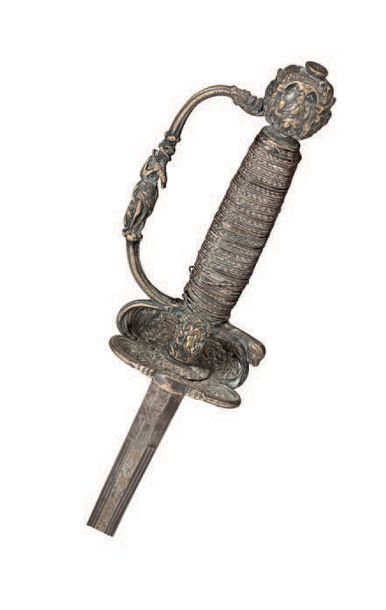 null Belle épée de cour. Epoque Louis XV.
Court sword Louis XV period.
Motifs à l'antique...