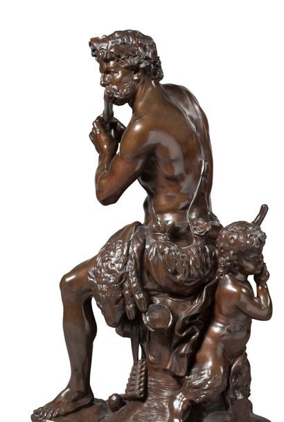 D'après Antoine COYSEVOX (1640-1720) Le berger flûteur ou Satyre et faune Bronze...