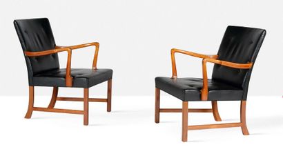 Ole Wanscher (1903-1985) Paire de fauteuils
Cuir, acajou
87 x 61 x 54 cm.
A. J. Iversen,...