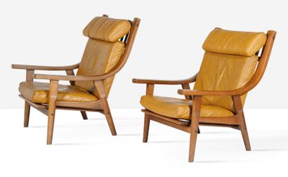 Hans J. wegner (1914-2007) Paire de fauteuils dites GE-530
Chêne, bois
92 x 85 x...