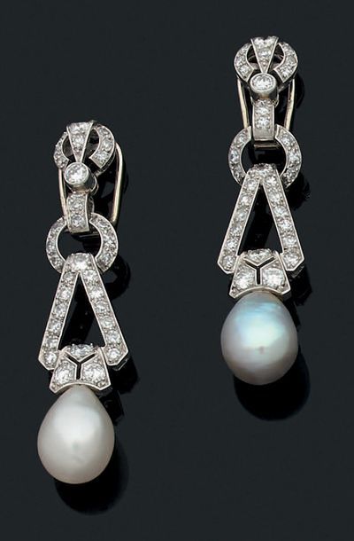 null Paire de pendants d'oreilles "perles fines"
Diamants ronds et perles fines en...