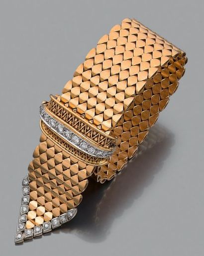 null Bracelet "ceinture"
Motifs écailles, diamants ronds, or 18k (750) et platine...