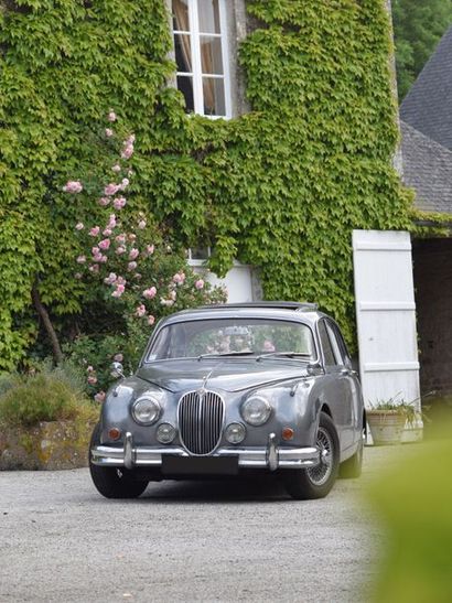 Jaguar MK 3,4 1964 Même propriétaire depuis 2006
Entretien suivi
Désirable toit ouvrant...