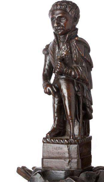 LE DOUANIER ROUSSEAU (1844-1910) Le baron Daumesnil

Bronze à patine brune.

Tirage...