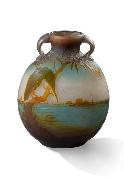 ÉTABLISSEMENTS GALLÉ Important vase gourde à panse aplatie et deux anses latérales...
