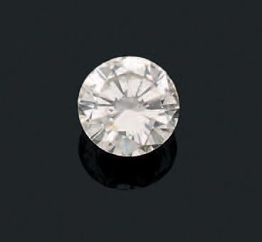 null Diamant de taille moderne
Accompagné d'un certificat LFG N° 352864 attestant:
Poids:...