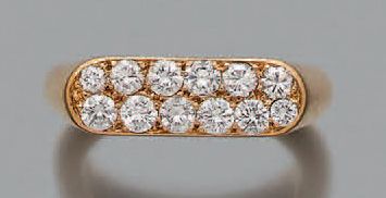 VAN CLEEF & ARPELS Bague pavage diamants de taille brillant, or 18k (750).
Signée...