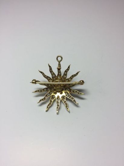 null Broche - pendentif "étoile"
Or 14k (585) et diamants de taille ancienne. Vers...