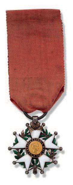 null France. Ordre de la Légion d'honneur, instituée en 1802. Croix de chevalier.
Seconde...