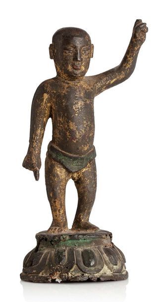 CHINE Sujet en bronze avec traces de dorures représentant le bouddha enfant debout...