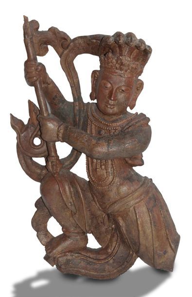 TIBET °Importante sculpture en bois laqué et ancien­nement doré représentant un roi-serpent...