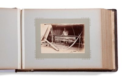 null AU TONKIN
2 albums Ca 1900 contenant 100 photographies
format 13.5 x 18.7 cm
Représentant...