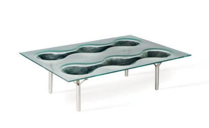 Ron ARAD (1951) Table dite Konx
Verre Float, mercure, acier
36 x 119 x 79.5 cm.
Fiam,...