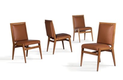 Maxime OLD (1910-1991) Suite de 4 chaises dites Conseil
Merisier, cuir
88 x 45 x...