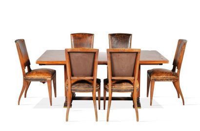 Maxime OLD (1910-1991) Une table et 6 chaises
Bois, cuir
72 x 180 x 100 cm.; 95 x...