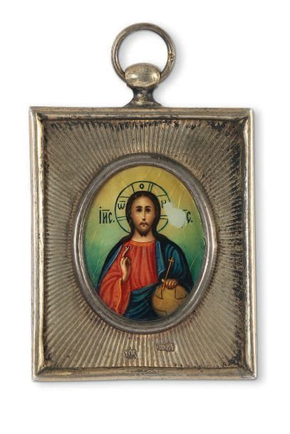 null ICÔNE-MÉDAILLON, RUSSIE, 1899-1908
Christ Pantocrator bénissant
Huile sur nacre...