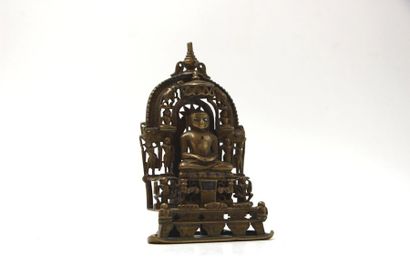 null Inde, XVIIIème siècle



Stèle votive Jaïn en bronze, représentant Tirthankara...
