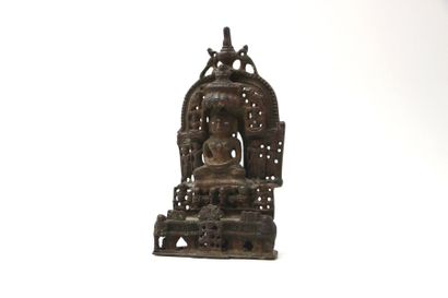 null Inde, Fin XVIIIème - Début XIXème siècle



Stèle votive Jaïn en bronze incrusté...