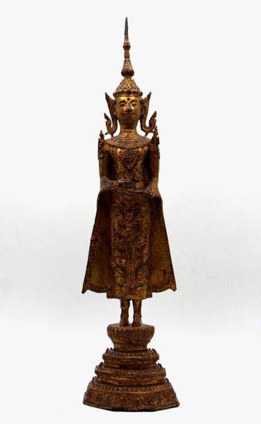 null Sîam, période Rattanakosin, XIXème siècle



Statuette en bronze laqué et doré,...