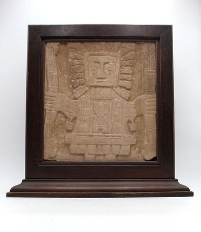 null Stèle en relief représentant un dieu solaire inca. Fin de la période pré-coloniale...