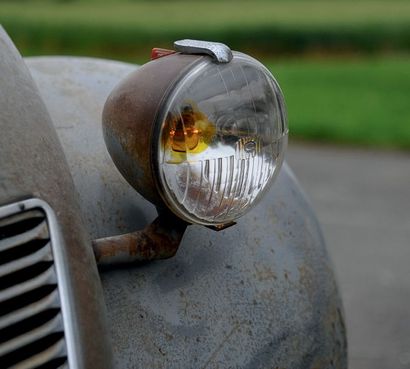 1955 - CITROËN 2CV « RESSORTS APPARENTS » 3e main
Superbe jus d’origine
Seulement...