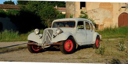 1939 - CITROEN TRACTION 11B LIMOUSINE Servit pendant la guerre
Base très saine et...