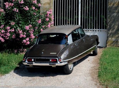 1974 - Citroën DS 23 IE Pallas boîte 5 PROVENANT DE LA COLLECTION DE MONSIEUR R.

27...