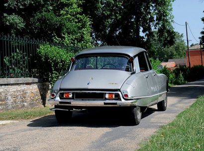 1967 - Citroën DS 21 M Pallas Entièrement restaurée
Véritable Pallas Gris Palladium...