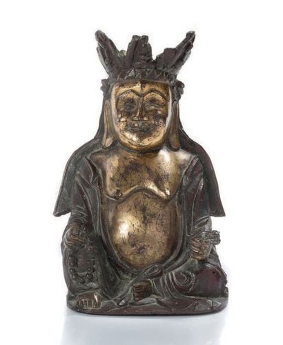 Chine période Ming, XVIe siècle Bouddha assis sur le sac des richesses et tenant...