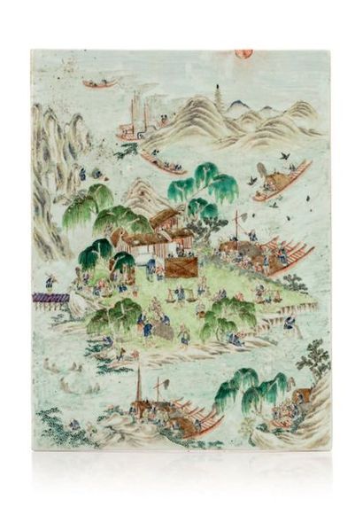CHINE XXe siècle Plaque en porcelaine à décor polychrome d'un paysage lacustre sur...