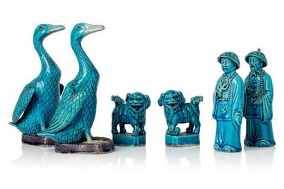 CHINE début XXe siècle Lot de sujets en bleu turquoise, dont un couple d'oies, couple...