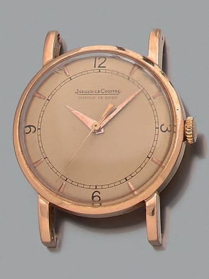 JAEGER-LeCOULTRE Vers 1940. Cadran argenté, aiguilles dauphines et index mixtes....