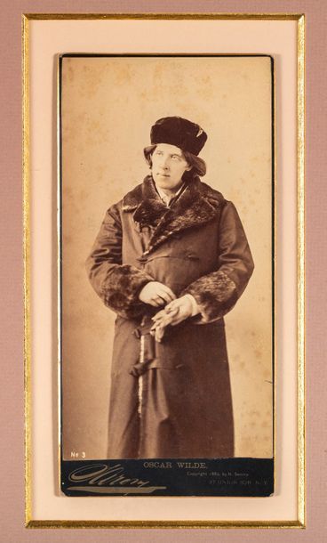 WILDE (Oscar). 1854-1900. L.A.S. à Miss Brownrigg et portrait photo. (Londres), 9...