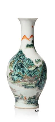 CHINE XXe siècle Long-necked baluster vase in porcelain and green family enamels,...