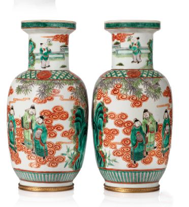 Chine XIXe siècle Pair of porcelain and enamel vases from the green family, decorated...