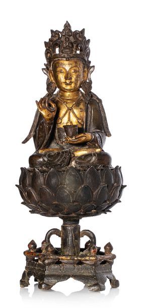 Chine XVIIe siècle Sujet en bronze anciennement laqué or, représentant Avalokiteshvara...