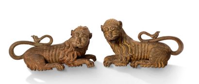 PAIRE DE LIONS en bois sculpté en ronde-bosse
Probablement...