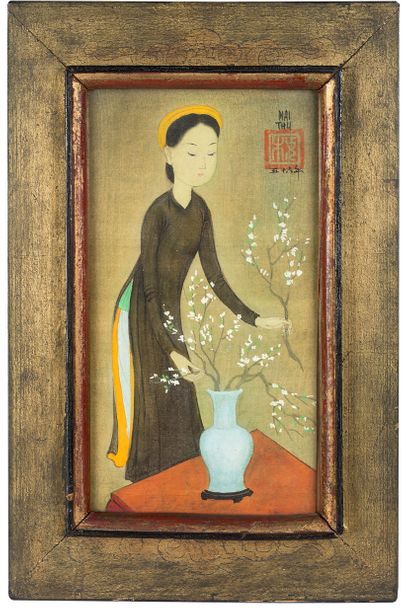MAI trung THU (1906-1980) Femme arrangeant des fleurs, 1956
Ink and color on silk,...