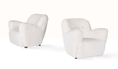 TRAVAIL SCANDINAVE Paire de fauteuils
Laine de mouton, hêtre
75 x 77x 74 cm.
Circa...